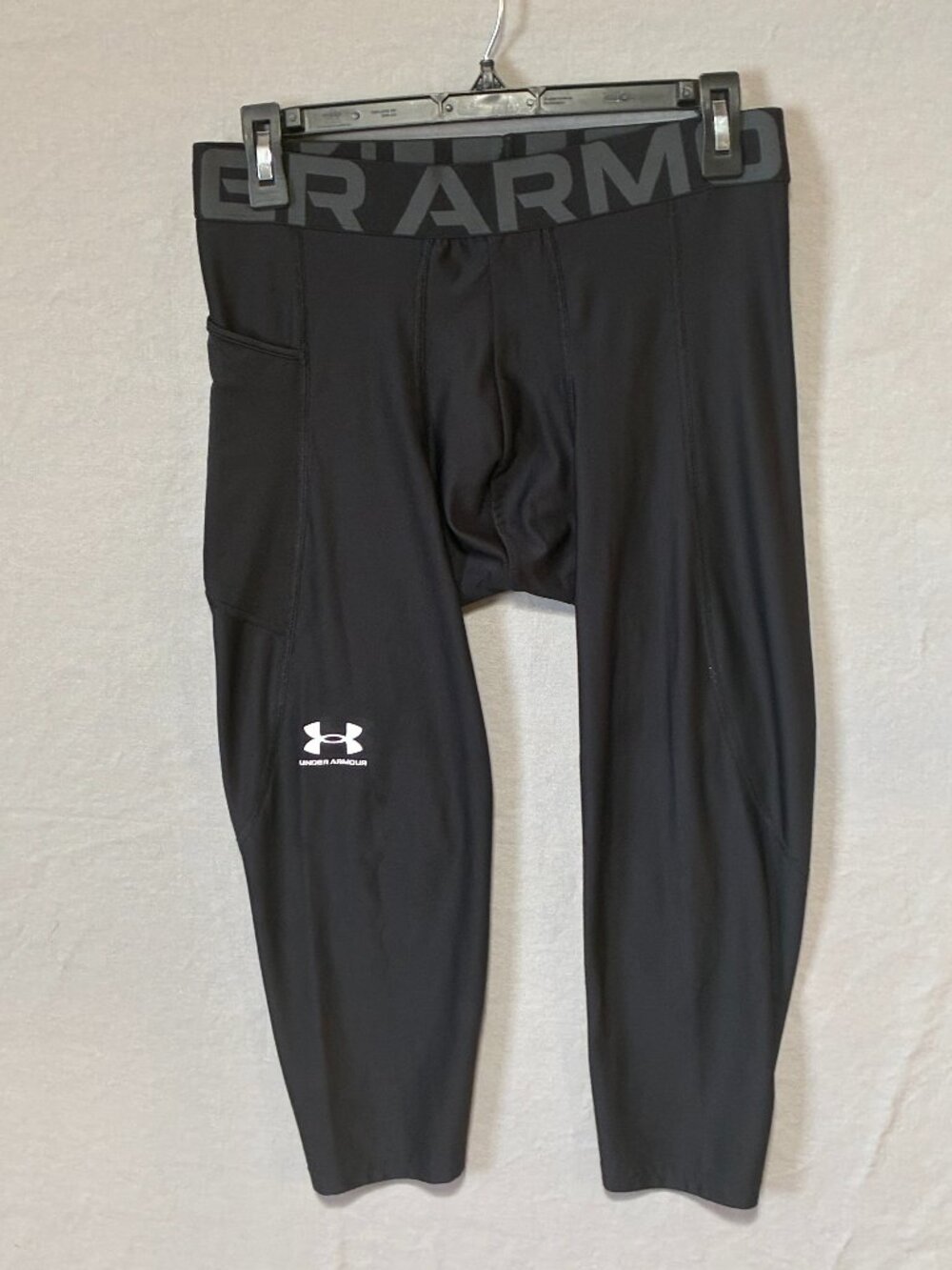 Mens Under Armour Compression Tights Size Medium  BLACK Pocket Nice 3/4 Length.